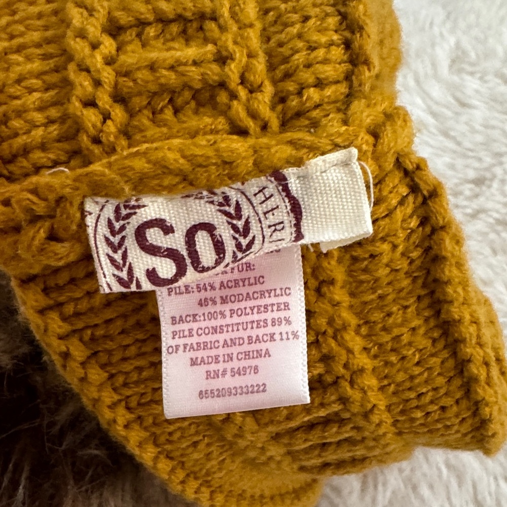 Pom-Pom Beanie - Picture 3 of 4